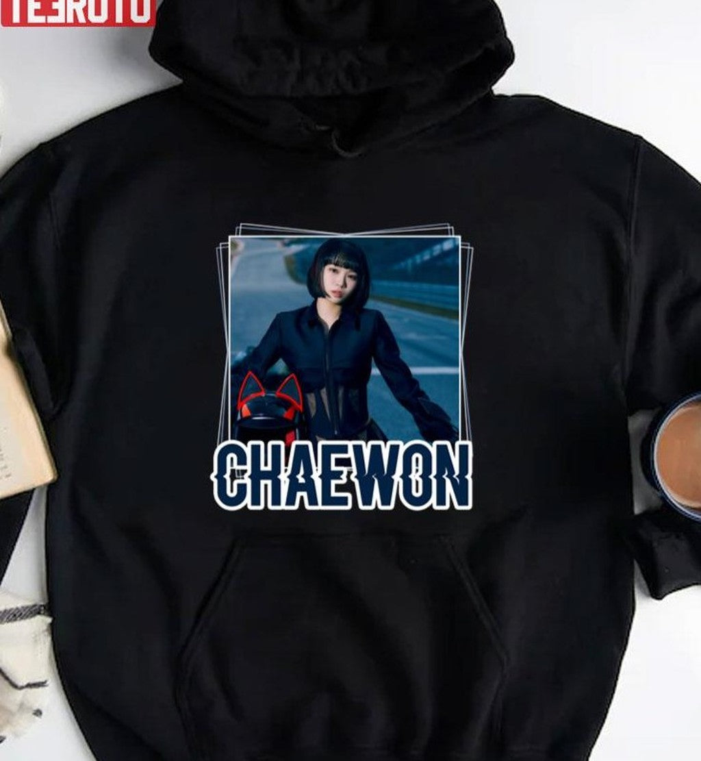 Chaewon Le Sserafim Unisex T-Shirt